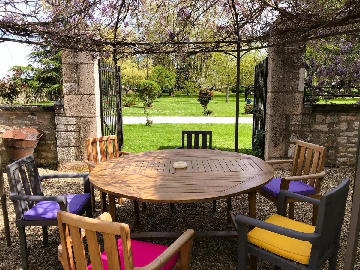 Bed and Breakfast Domaine Pont Juillet Fontaines  Экстерьер фото