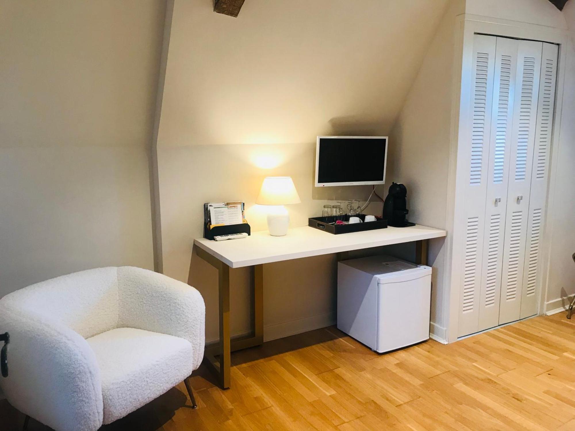 Bed and Breakfast Domaine Pont Juillet Fontaines  Экстерьер фото