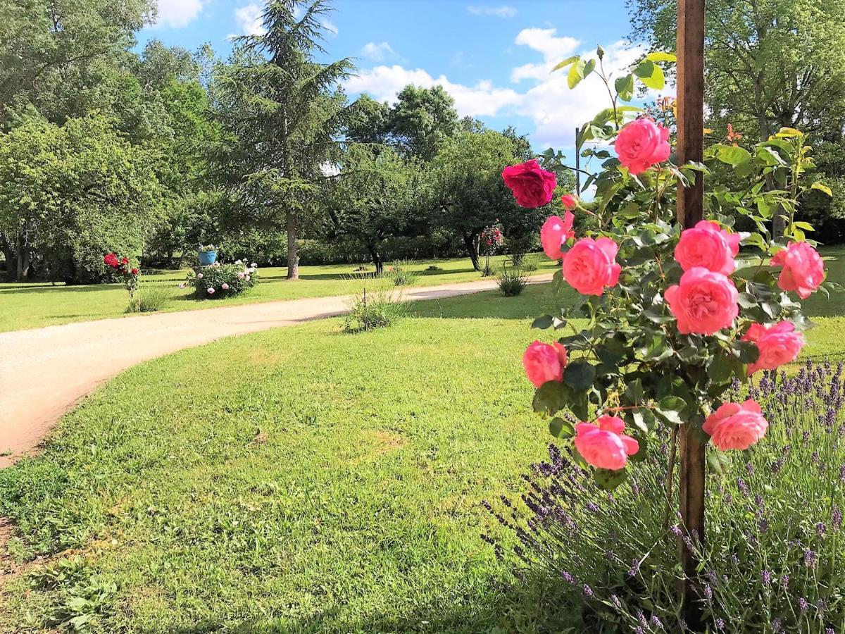 Bed and Breakfast Domaine Pont Juillet Fontaines  Экстерьер фото